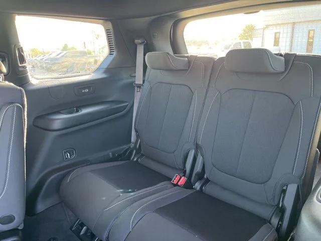 2026 Jeep Grand Cherokee L Altitude 4x4