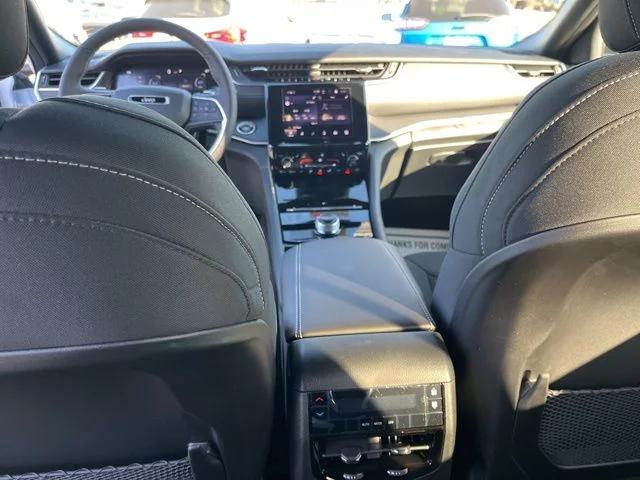 2026 Jeep Grand Cherokee L Altitude 4x4
