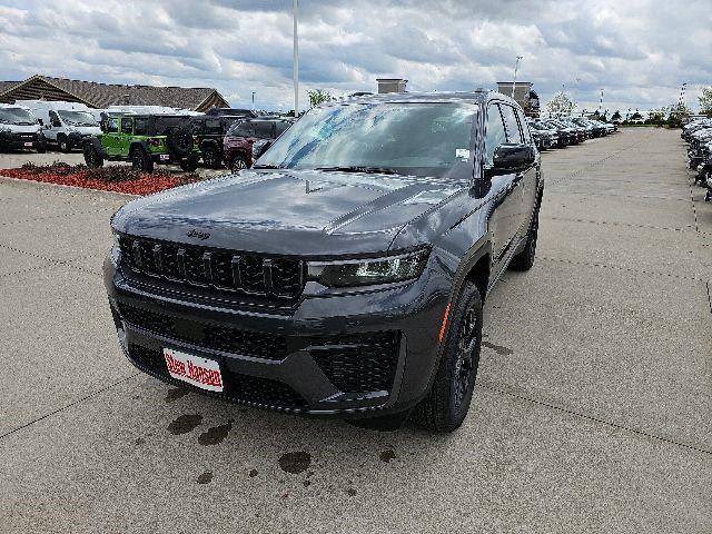 2026 Jeep Grand Cherokee Altitude 4x4 for sale in Urbandale, IA