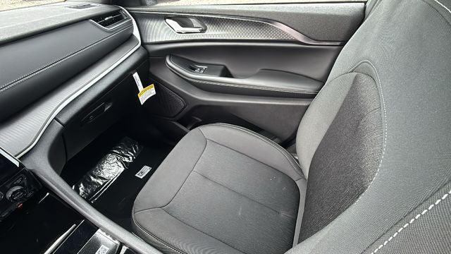 2026 Jeep Grand Cherokee Altitude 4x2