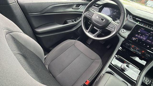 2026 Jeep Grand Cherokee Altitude 4x2