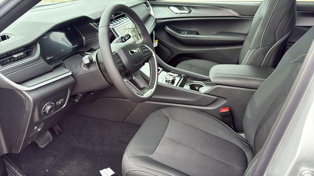 2026 Jeep Grand Cherokee Altitude 4x2