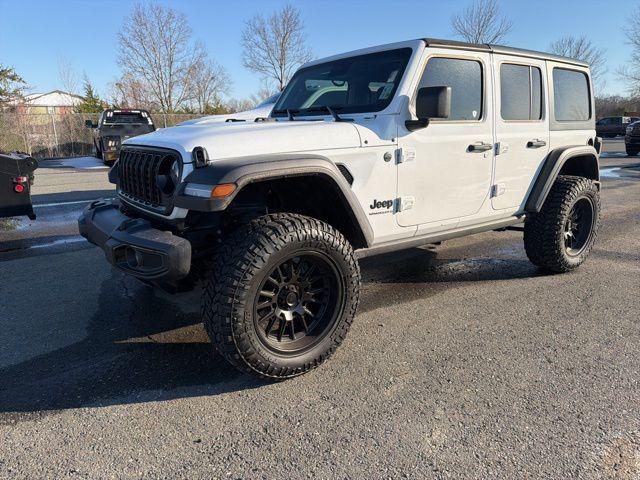 2025 Jeep Wrangler 4-Door Willys 4x4