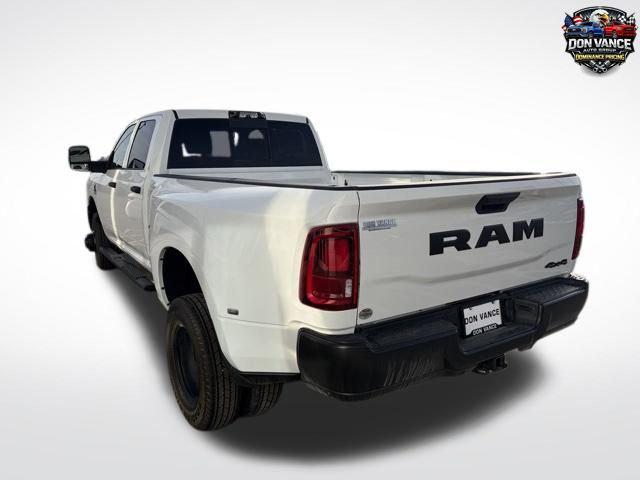 2026 RAM Ram 3500 RAM 3500 TRADESMAN CREW CAB 4X4 8 BOX
