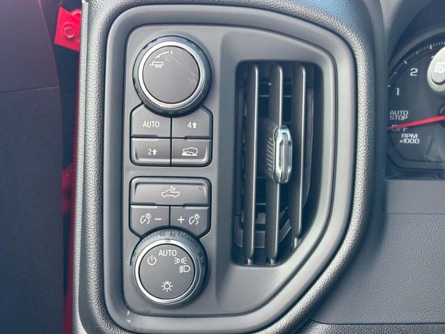 2026 Chevrolet Silverado 1500 4WD Crew Cab Short Bed Custom