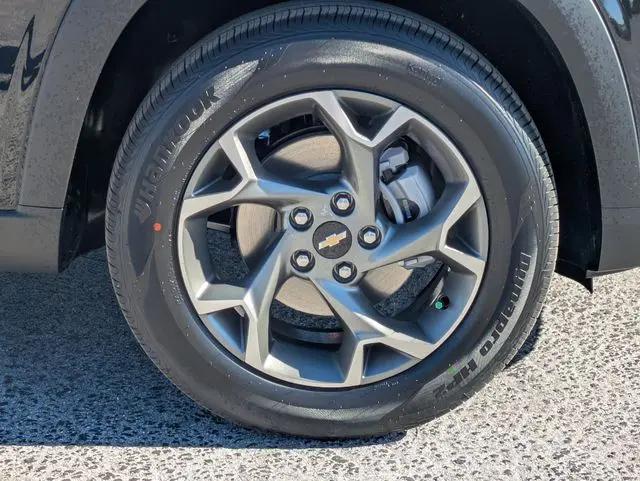2026 Chevrolet Trax FWD LT