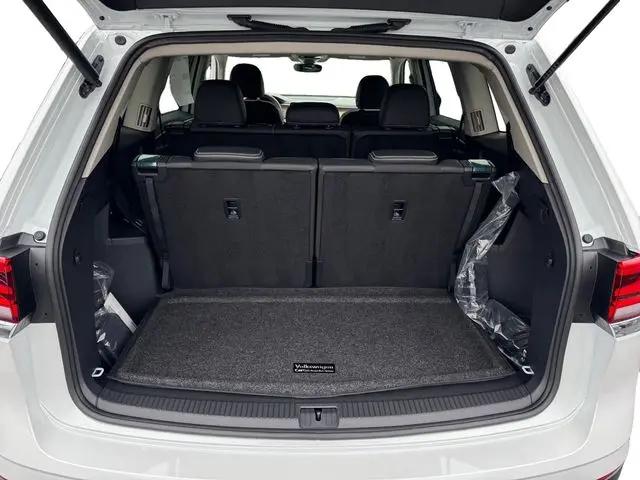 2026 Volkswagen Atlas SE