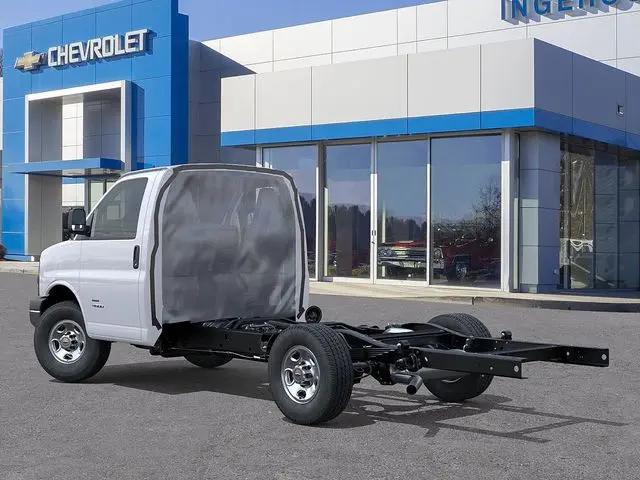 2025 Chevrolet Express Cutaway Work Van