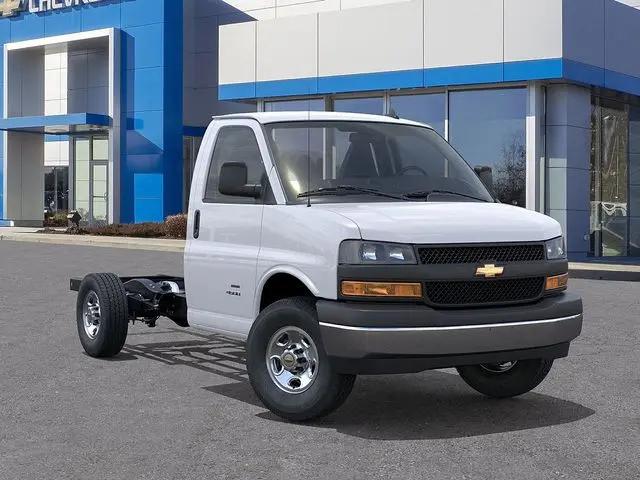 2025 Chevrolet Express Cutaway Work Van