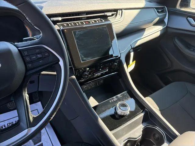 2026 Jeep Grand Cherokee Altitude 4x4