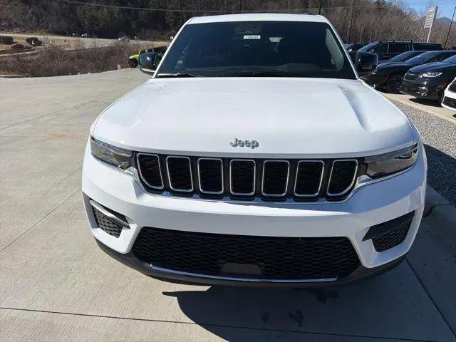 2026 Jeep Grand Cherokee Altitude 4x4