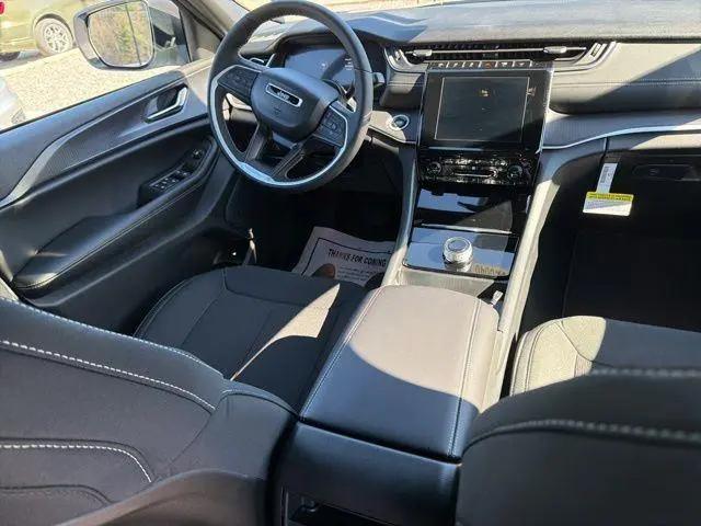 2026 Jeep Grand Cherokee Altitude 4x4