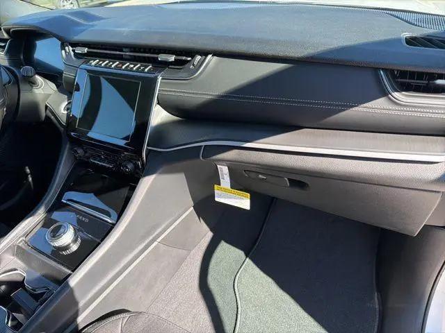 2026 Jeep Grand Cherokee Altitude 4x4