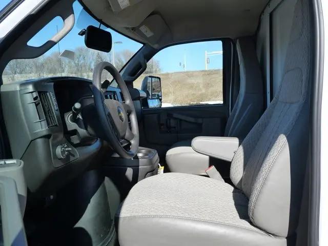 2025 Chevrolet Express Cutaway Work Van
