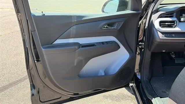 2027 Chevrolet Bolt LT FWD