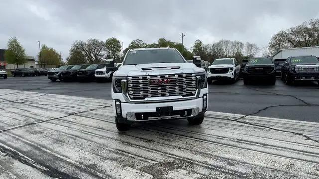 2026 GMC Sierra 2500HD Crew Cab, Standard Bed, Denali, 4WD