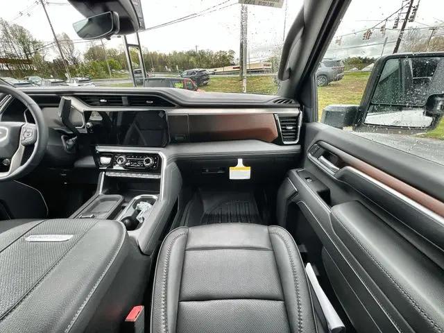 2026 GMC Sierra 2500HD Crew Cab, Standard Bed, Denali, 4WD