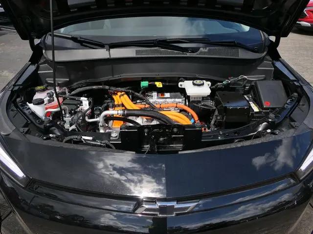 2027 Chevrolet Bolt RS FWD