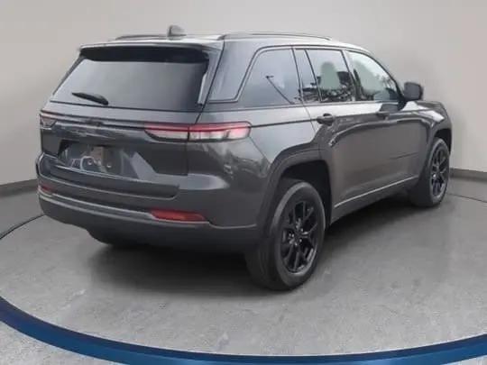 2026 Jeep Grand Cherokee Altitude 4x4