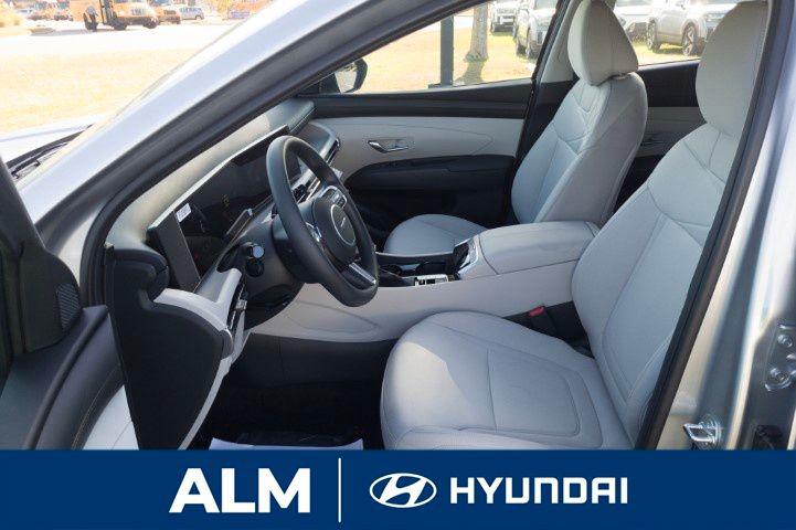New 2026 White Pearl HYUNDAI SE FWD image 14