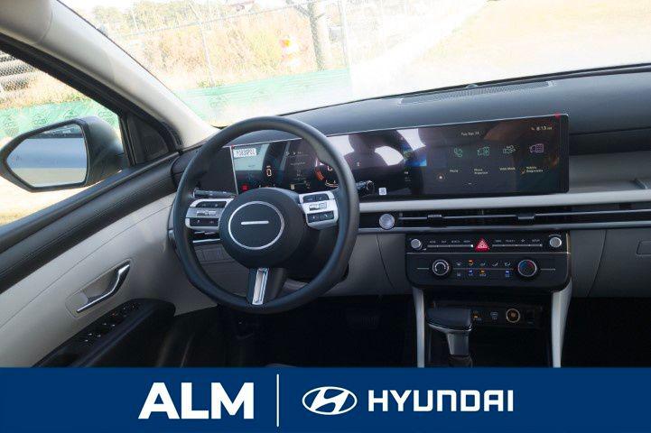 New 2026 White Pearl HYUNDAI SE FWD image 19
