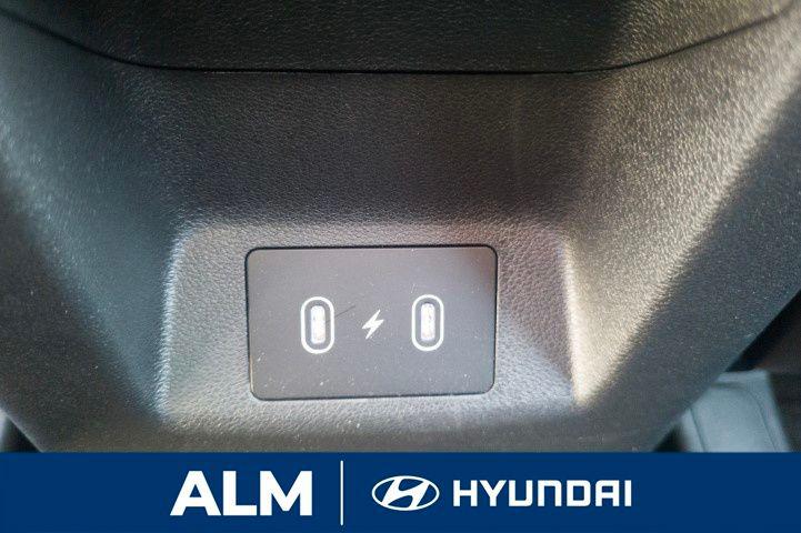 New 2026 White Pearl HYUNDAI SE FWD image 21