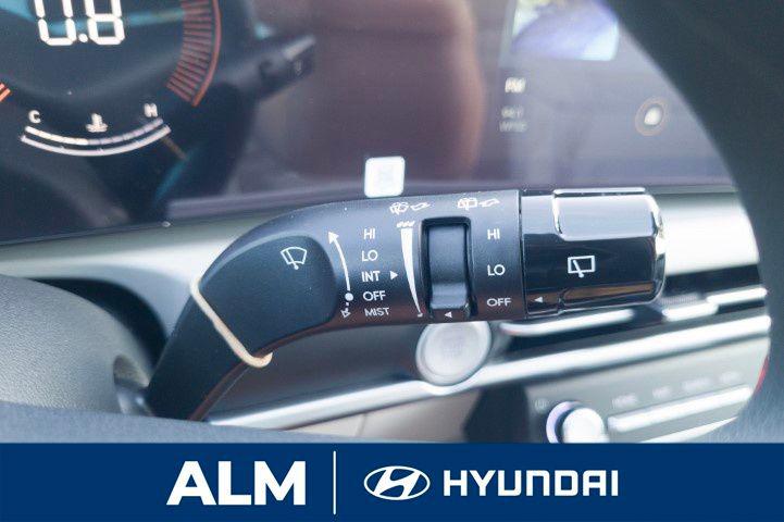 New 2026 White Pearl HYUNDAI SE FWD image 28