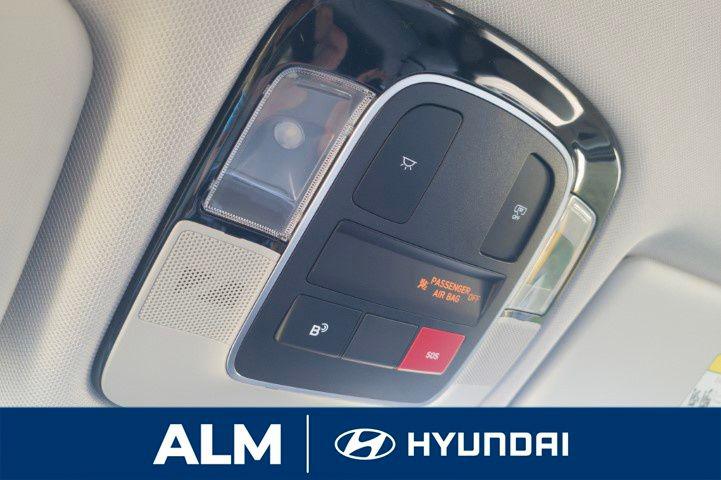 New 2026 White Pearl HYUNDAI SE FWD image 34
