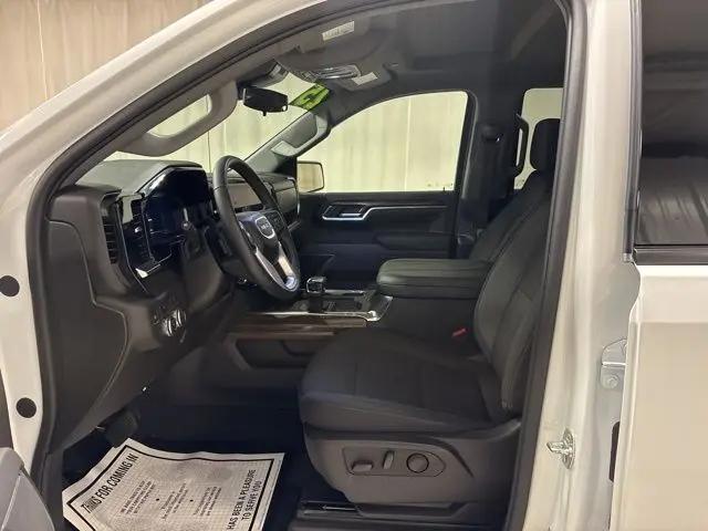 2025 GMC Sierra 1500 4WD Crew Cab Short Box Elevation with 3SB
