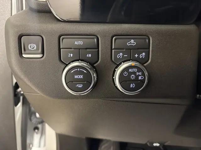 2025 GMC Sierra 1500 4WD Crew Cab Short Box Elevation with 3SB