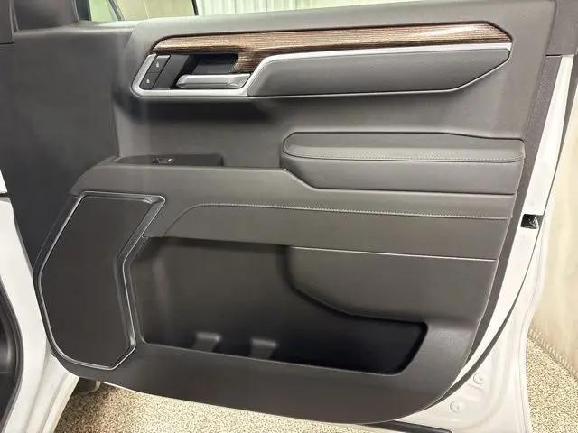 2025 GMC Sierra 1500 4WD Crew Cab Short Box Elevation with 3SB