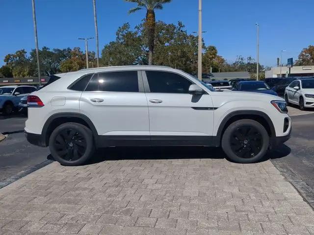 2026 Volkswagen Atlas Cross Sport SE with Technology