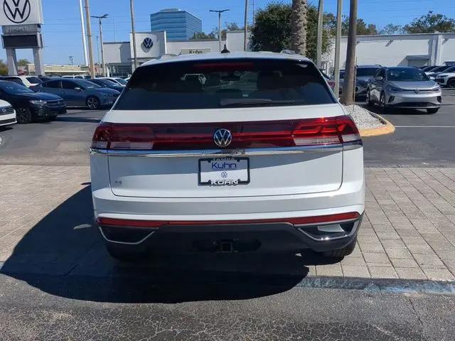 2026 Volkswagen Atlas Cross Sport SE with Technology