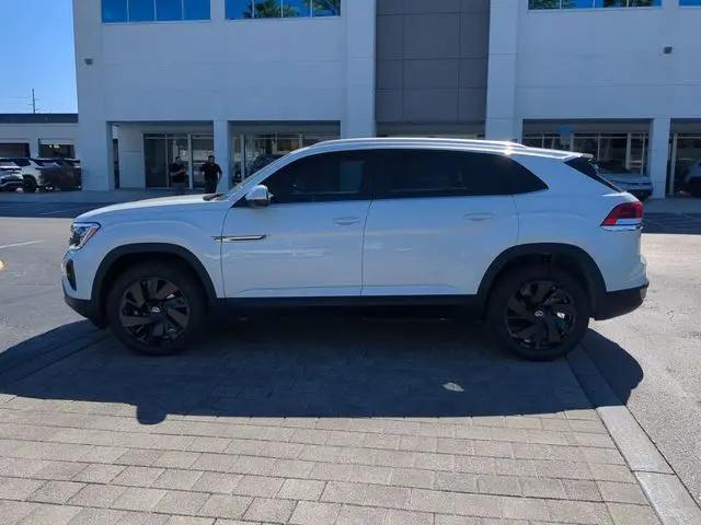 2026 Volkswagen Atlas Cross Sport SE with Technology