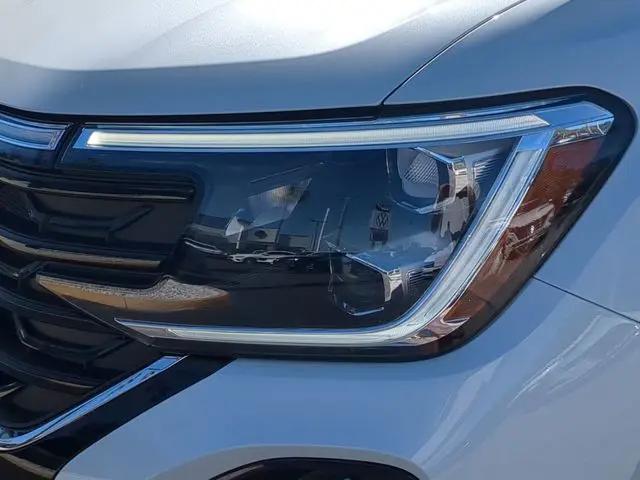 2026 Volkswagen Atlas Cross Sport SE with Technology