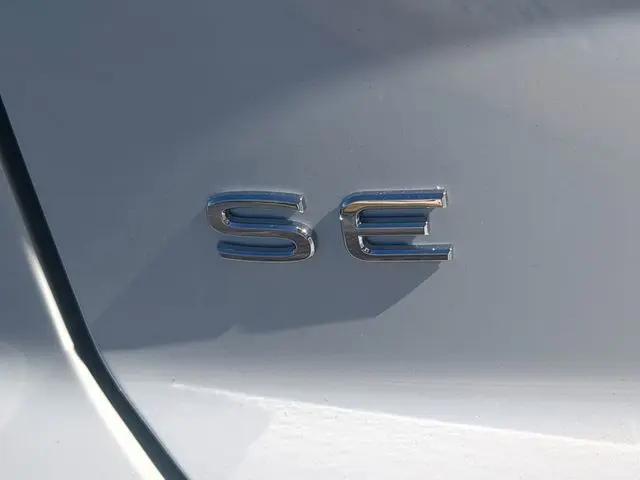 2026 Volkswagen Atlas Cross Sport SE with Technology