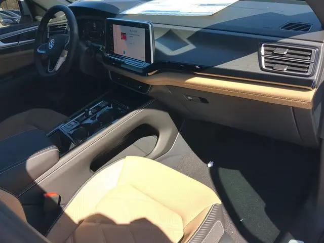 2026 Volkswagen Atlas Cross Sport SE with Technology