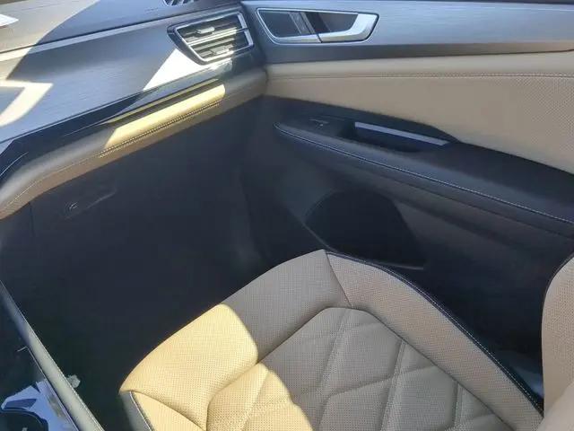 2026 Volkswagen Atlas Cross Sport SE with Technology