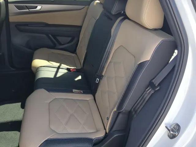 2026 Volkswagen Atlas Cross Sport SE with Technology