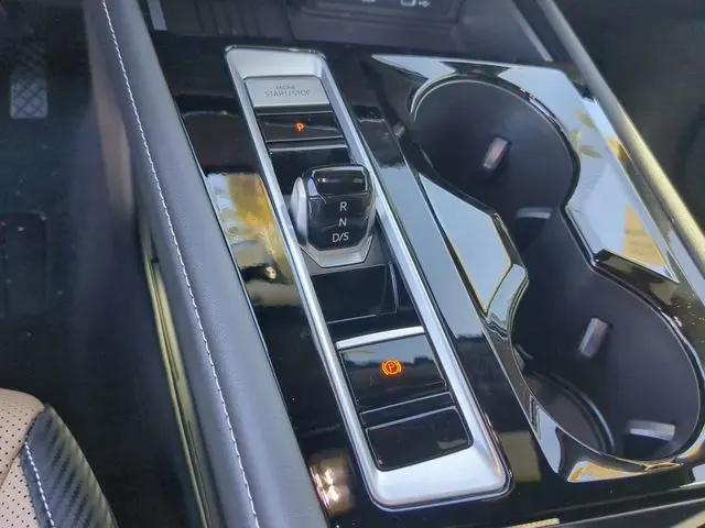 2026 Volkswagen Atlas Cross Sport SE with Technology
