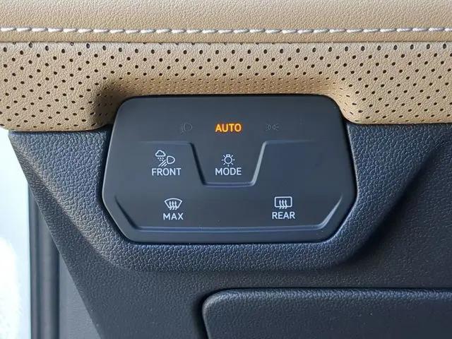 2026 Volkswagen Atlas Cross Sport SE with Technology