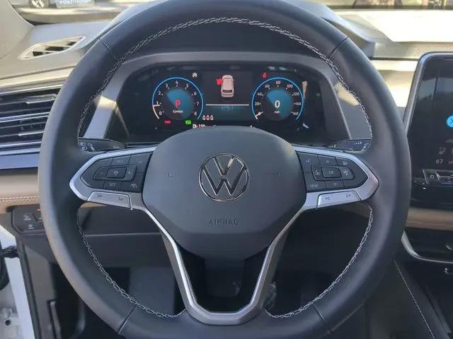2026 Volkswagen Atlas Cross Sport SE with Technology