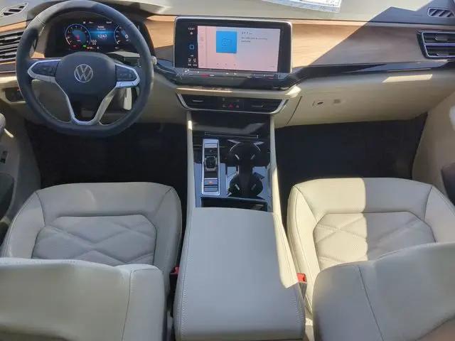 2026 Volkswagen Atlas SE with Technology