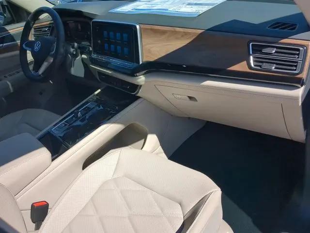 2026 Volkswagen Atlas SE with Technology