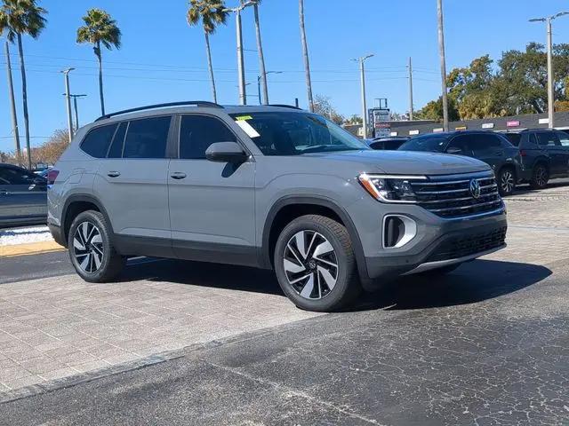 2026 Volkswagen Atlas SE with Technology