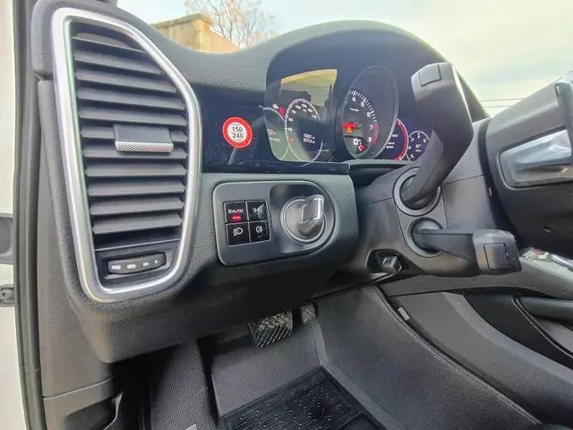 2020 Porsche Cayenne Cayenne