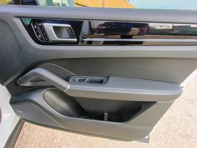 2020 Porsche Cayenne Cayenne