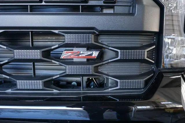 2026 Chevrolet Silverado 1500 4WD Crew Cab Short Bed Custom Trail Boss