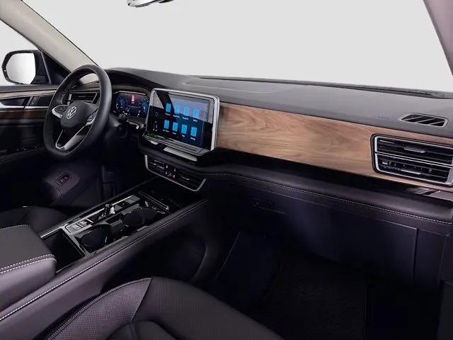 2026 Volkswagen Atlas SE with Technology