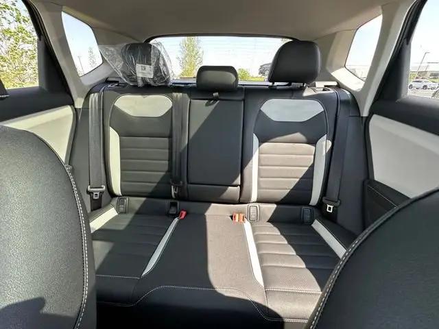 2026 Volkswagen Taos SEL